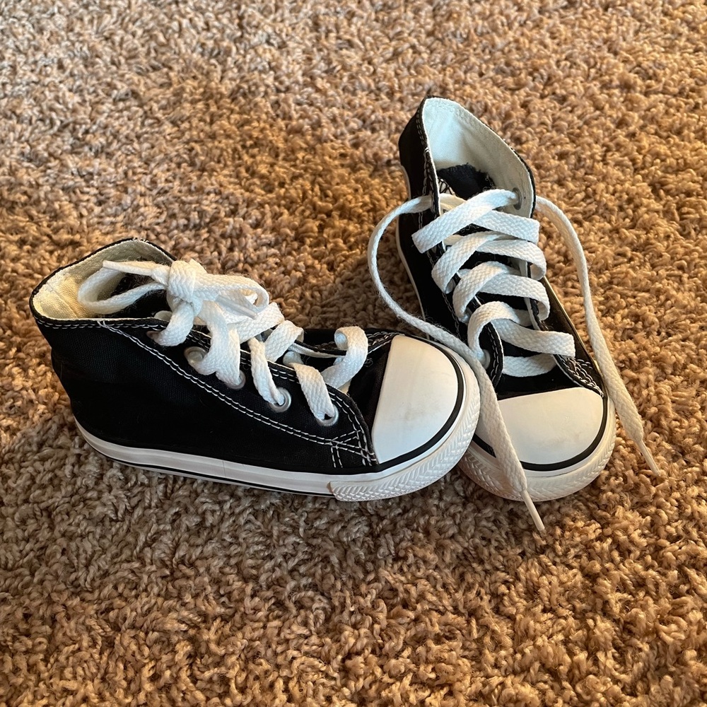 Black toddler converse shoes